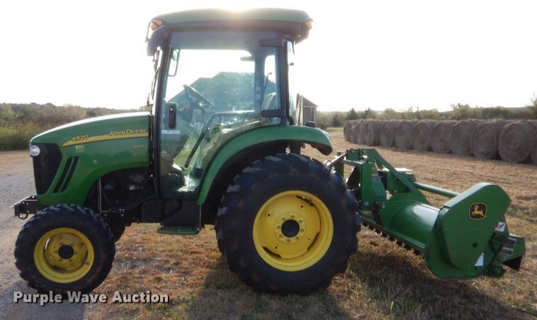 image for item HW9053 2011 John Deere 4520  tractor