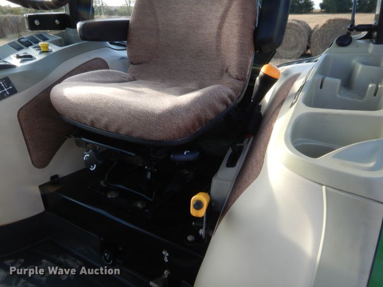 image for item HW9053 2011 John Deere 4520  tractor