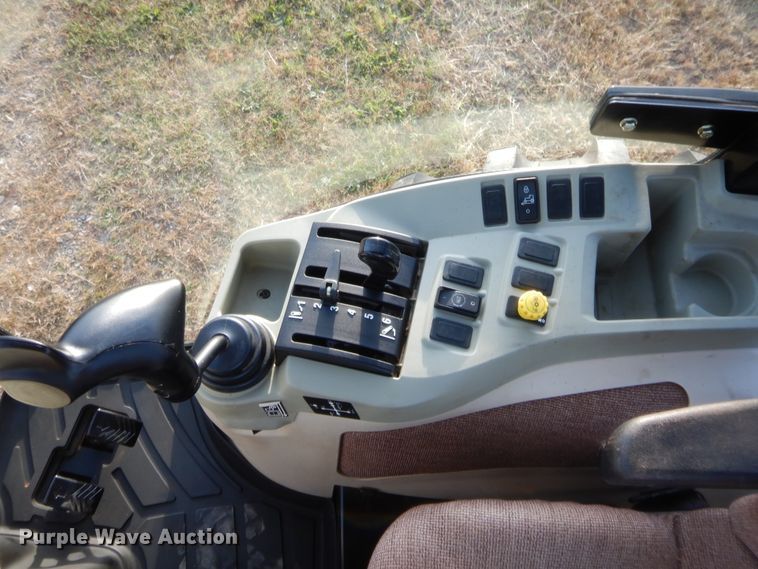 image for item HW9053 2011 John Deere 4520  tractor