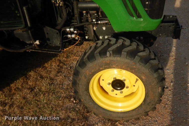 image for item HW9053 2011 John Deere 4520  tractor