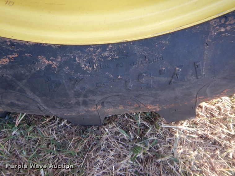 image for item HW9053 2011 John Deere 4520  tractor