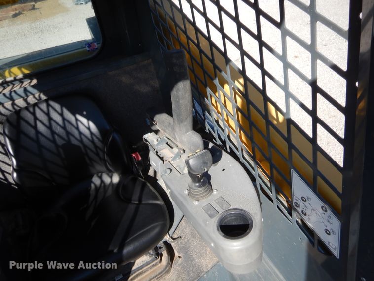 image for item HW9119 2015 Gehl RT175  tracked skid steer loader