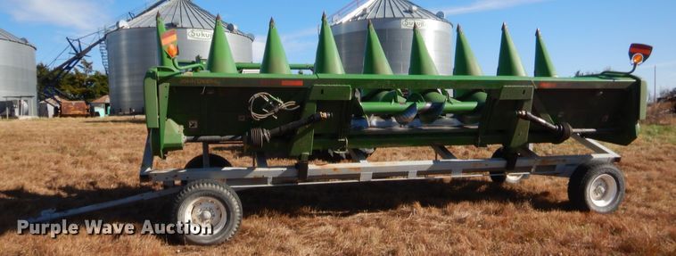 image for item HW9120 2009 John Deere 608C corn head