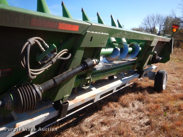 image for item HW9120 2009 John Deere 608C corn head