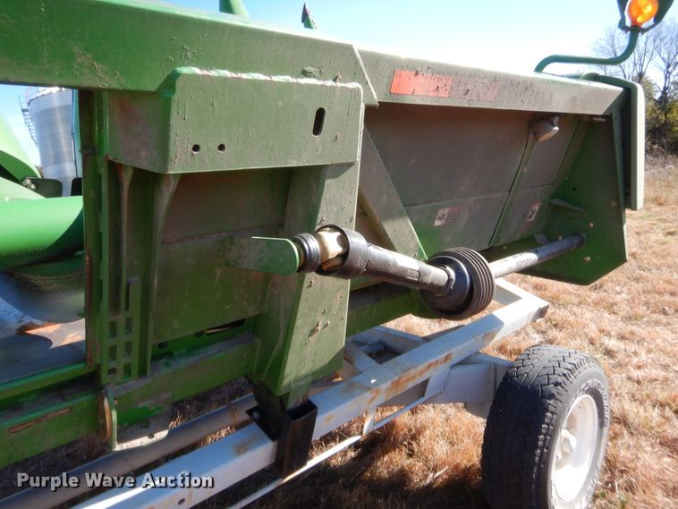 image for item HW9120 2009 John Deere 608C corn head