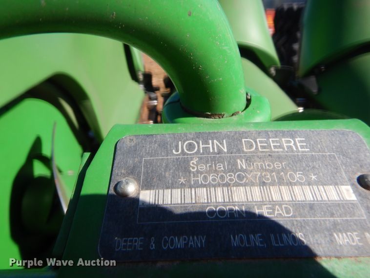 image for item HW9120 2009 John Deere 608C corn head