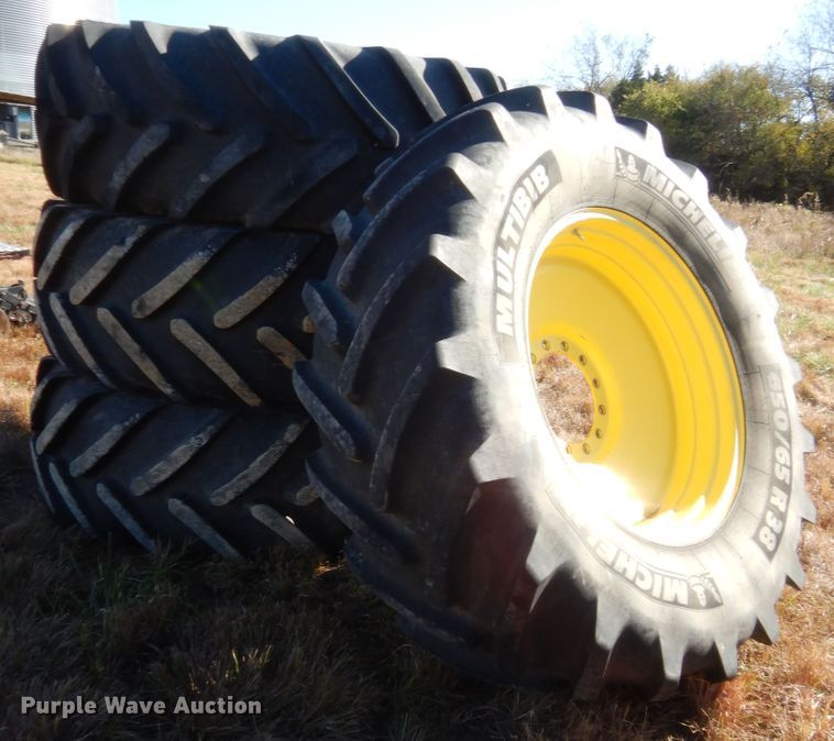 image for item HW9121 (4) 650/65R38 flotation tire and wheels