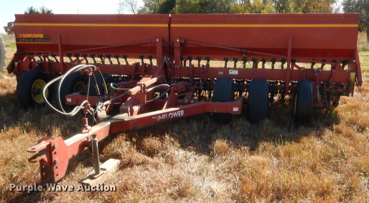 image for item HW9122 Sunflower 9410-20 grain drill