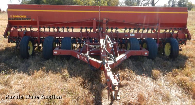 image for item HW9122 Sunflower 9410-20 grain drill