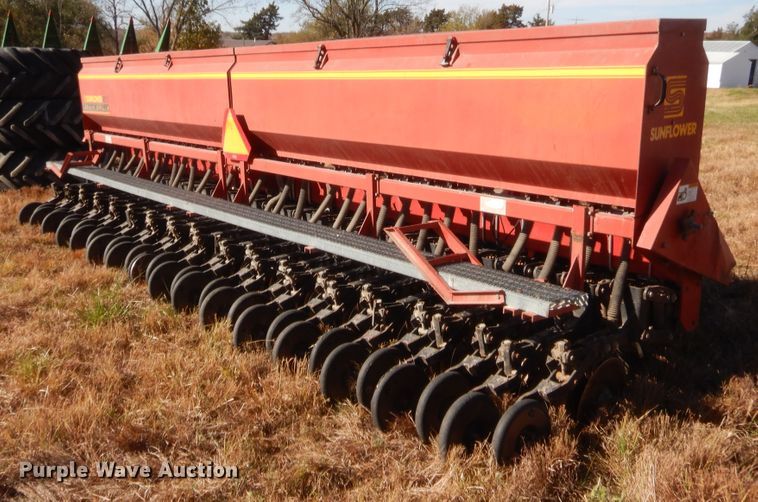 image for item HW9122 Sunflower 9410-20 grain drill