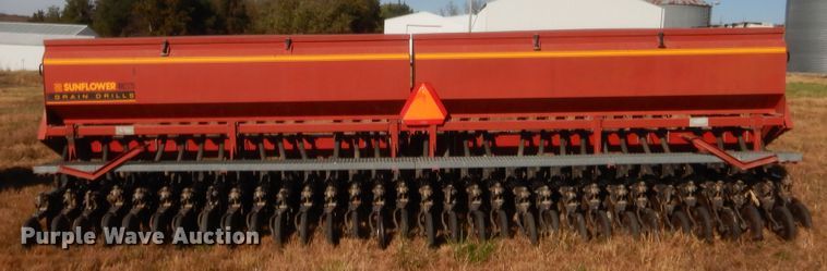 image for item HW9122 Sunflower 9410-20 grain drill