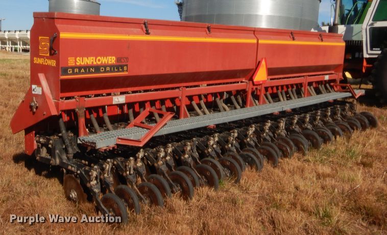 image for item HW9122 Sunflower 9410-20 grain drill