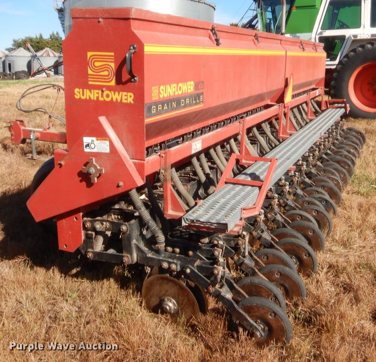 image for item HW9122 Sunflower 9410-20 grain drill