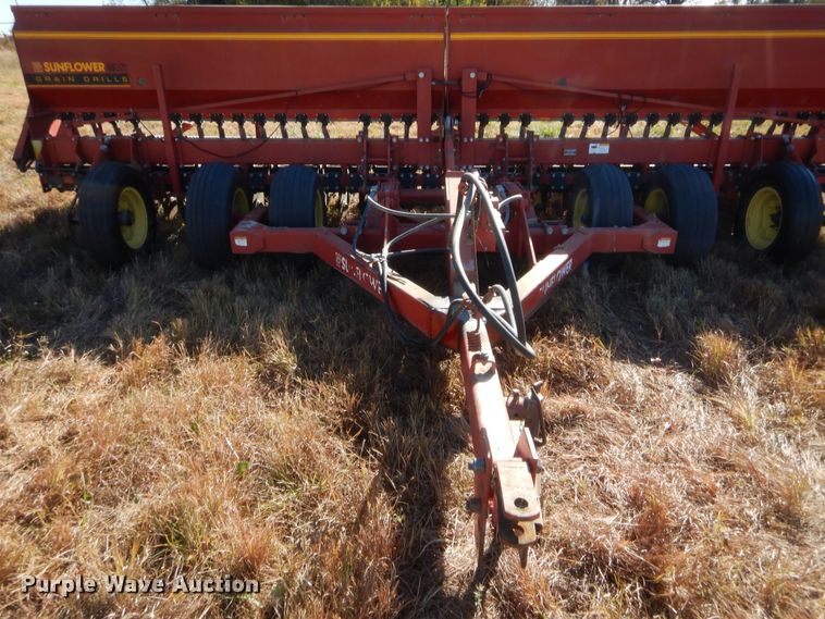 image for item HW9122 Sunflower 9410-20 grain drill