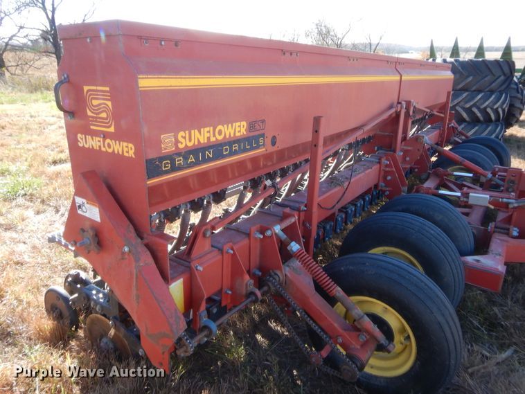 image for item HW9122 Sunflower 9410-20 grain drill