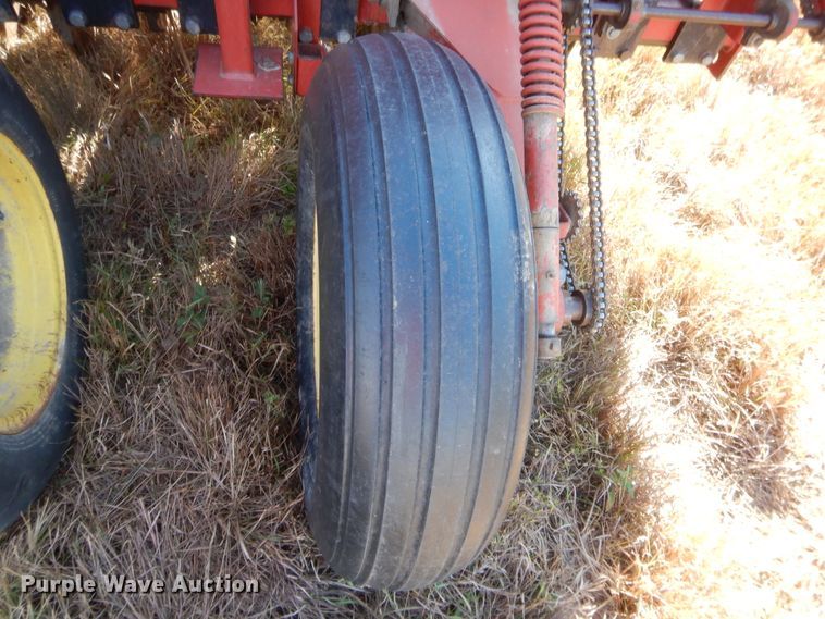 image for item HW9122 Sunflower 9410-20 grain drill