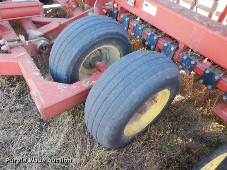 image for item HW9122 Sunflower 9410-20 grain drill