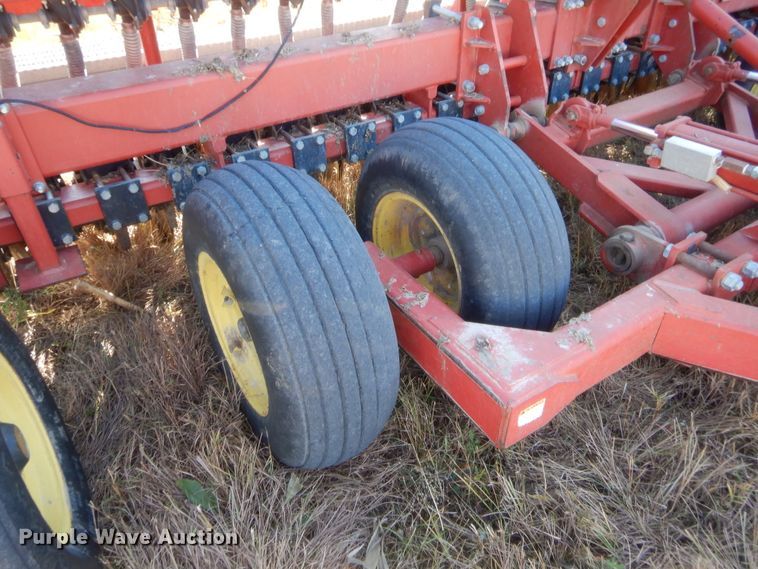 image for item HW9122 Sunflower 9410-20 grain drill