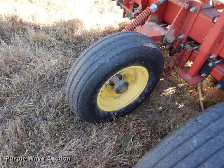 image for item HW9122 Sunflower 9410-20 grain drill