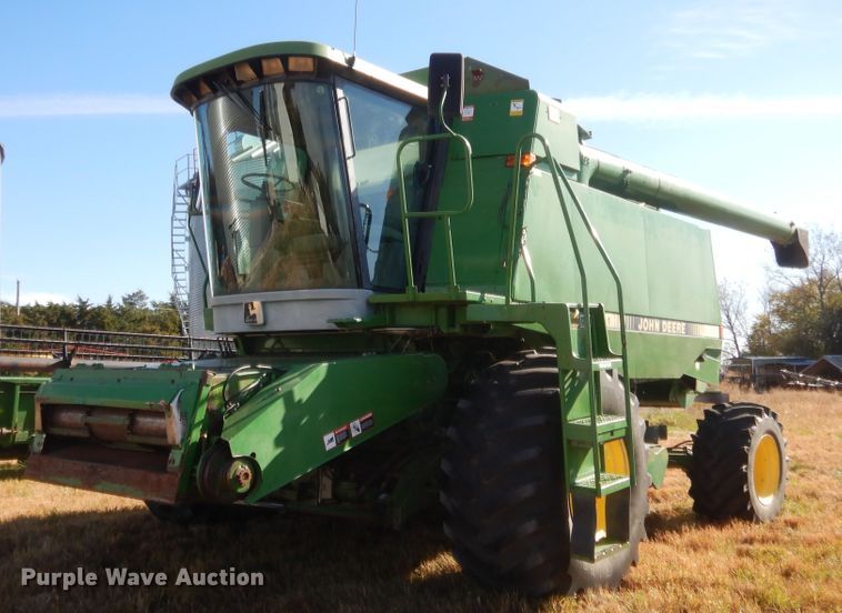 image for item HW9124 1990 John Deere 9600  combine