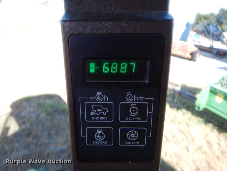 image for item HW9124 1990 John Deere 9600  combine