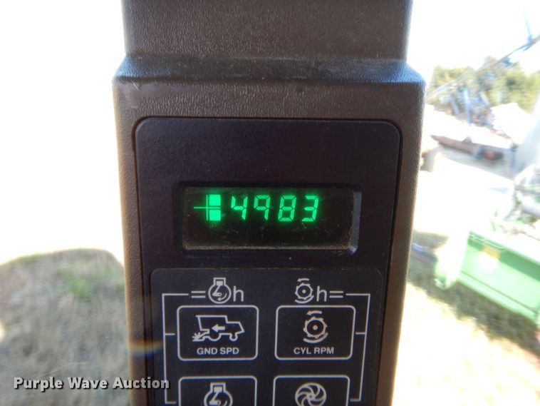 image for item HW9124 1990 John Deere 9600  combine