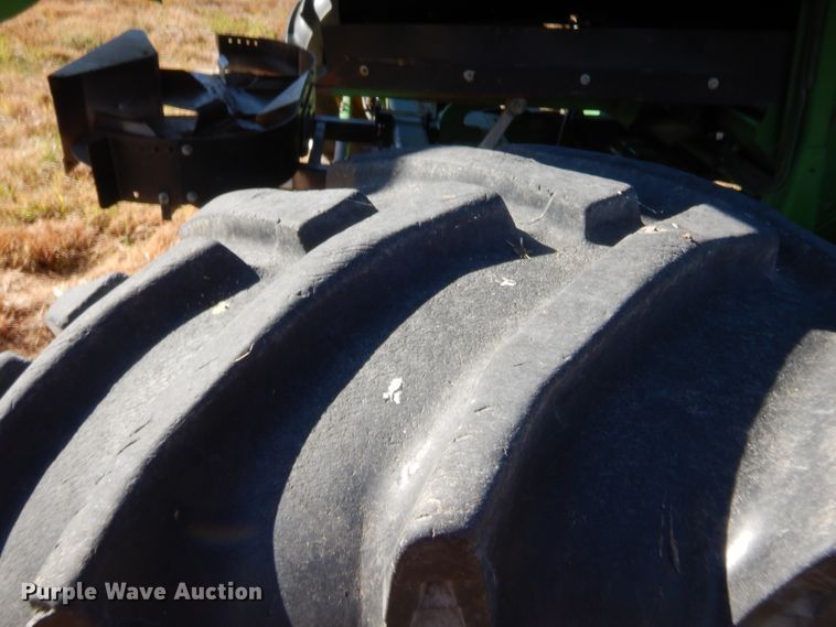 image for item HW9124 1990 John Deere 9600  combine