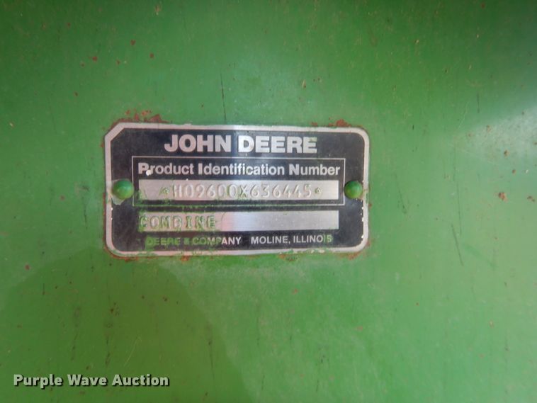 image for item HW9124 1990 John Deere 9600  combine