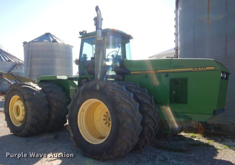 image for item HW9126 1996 John Deere 8870  4WD tractor