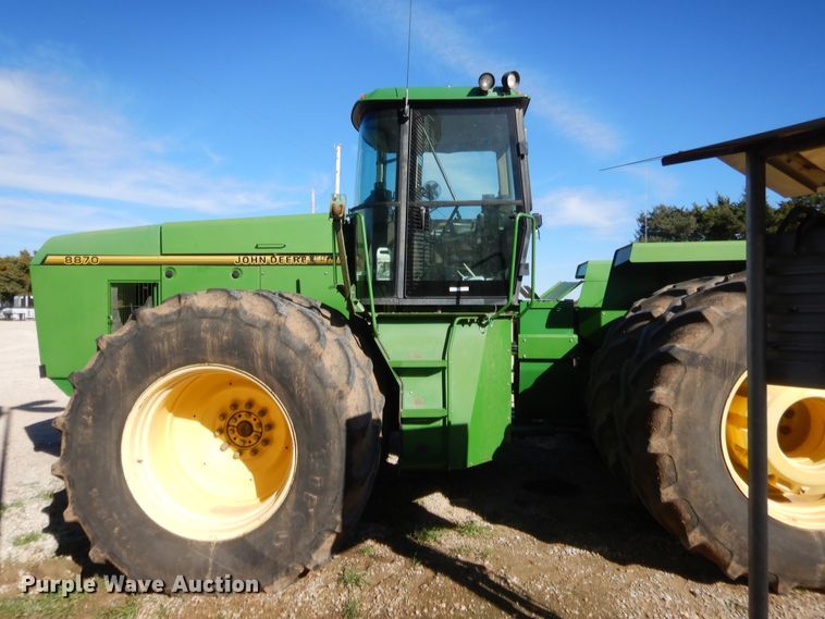 image for item HW9126 1996 John Deere 8870  4WD tractor
