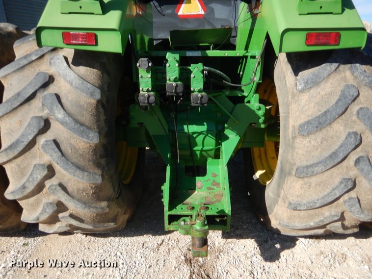 image for item HW9126 1996 John Deere 8870  4WD tractor