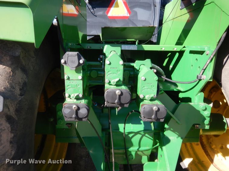 image for item HW9126 1996 John Deere 8870  4WD tractor