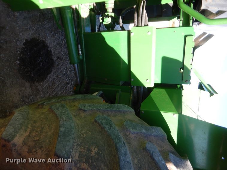 image for item HW9126 1996 John Deere 8870  4WD tractor