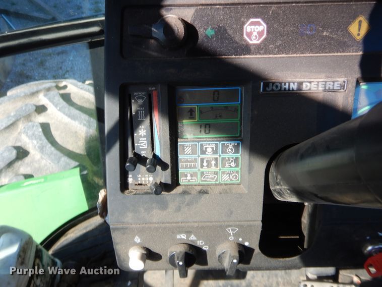 image for item HW9126 1996 John Deere 8870  4WD tractor