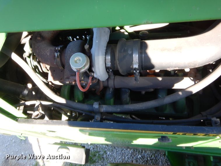 image for item HW9126 1996 John Deere 8870  4WD tractor