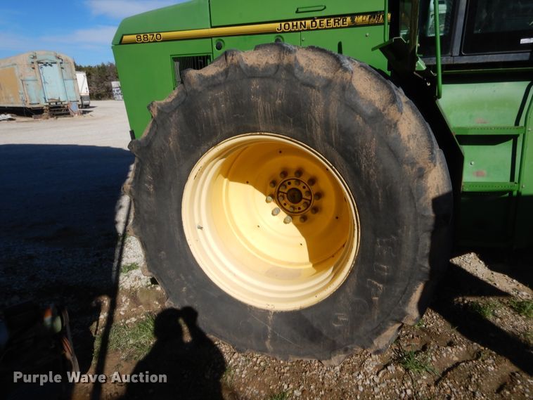 image for item HW9126 1996 John Deere 8870  4WD tractor
