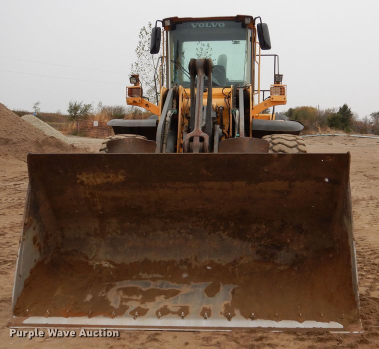 image for item AF9932 2003 Volvo L120E  wheel loader
