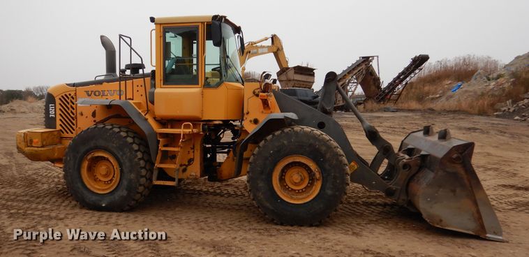image for item AF9932 2003 Volvo L120E  wheel loader