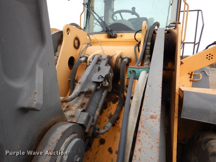 image for item AF9932 2003 Volvo L120E  wheel loader