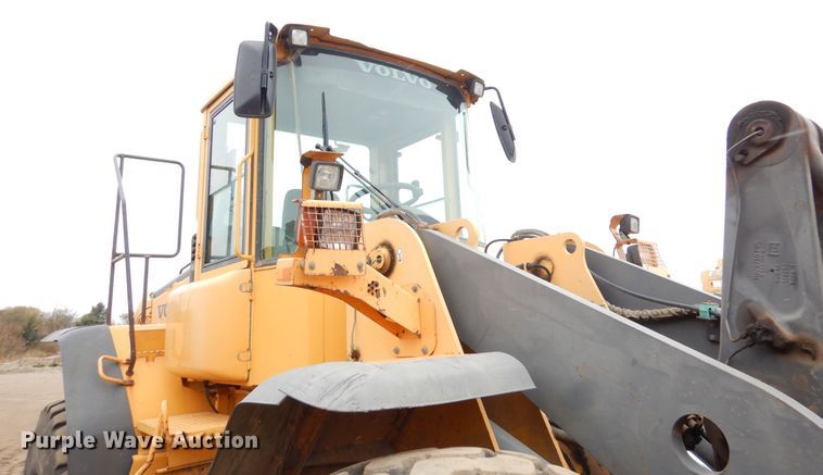 image for item AF9932 2003 Volvo L120E  wheel loader