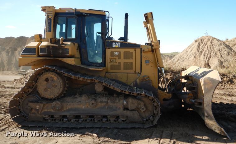 image for item AF9933 2004 Caterpillar D6R XW  Series II crawler dozer