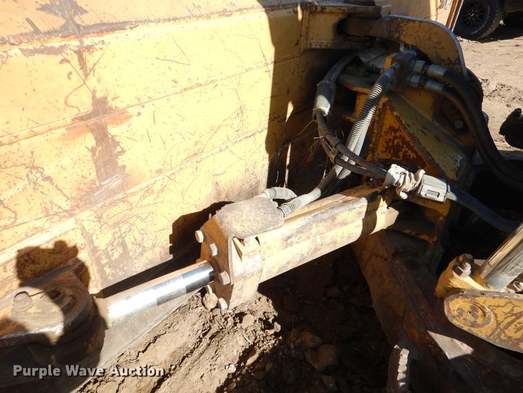 image for item AF9933 2004 Caterpillar D6R XW  Series II crawler dozer
