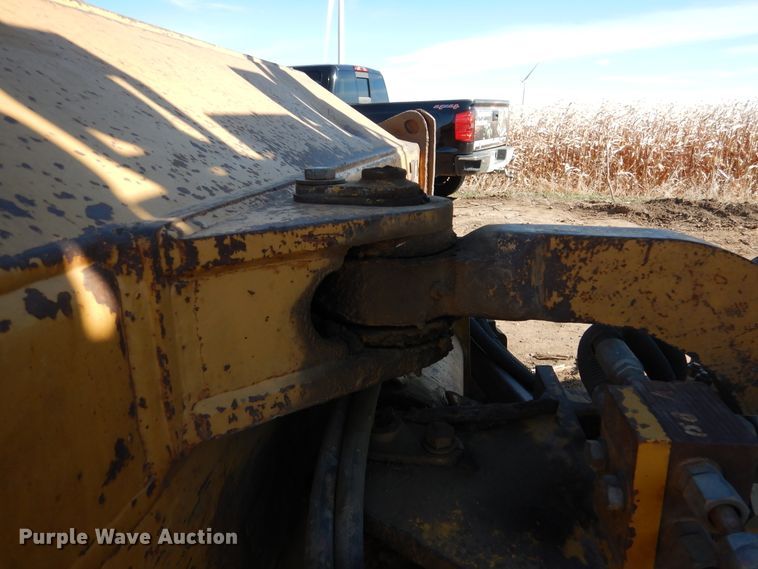 image for item AF9933 2004 Caterpillar D6R XW  Series II crawler dozer