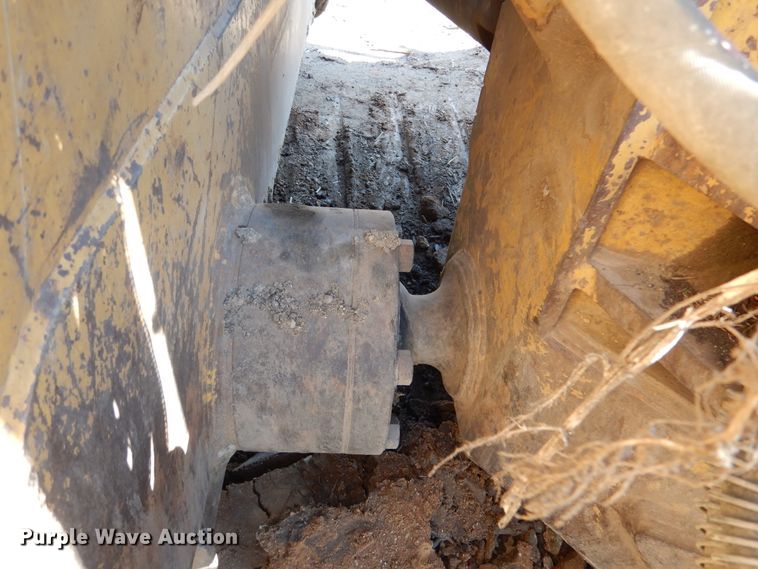 image for item AF9933 2004 Caterpillar D6R XW  Series II crawler dozer