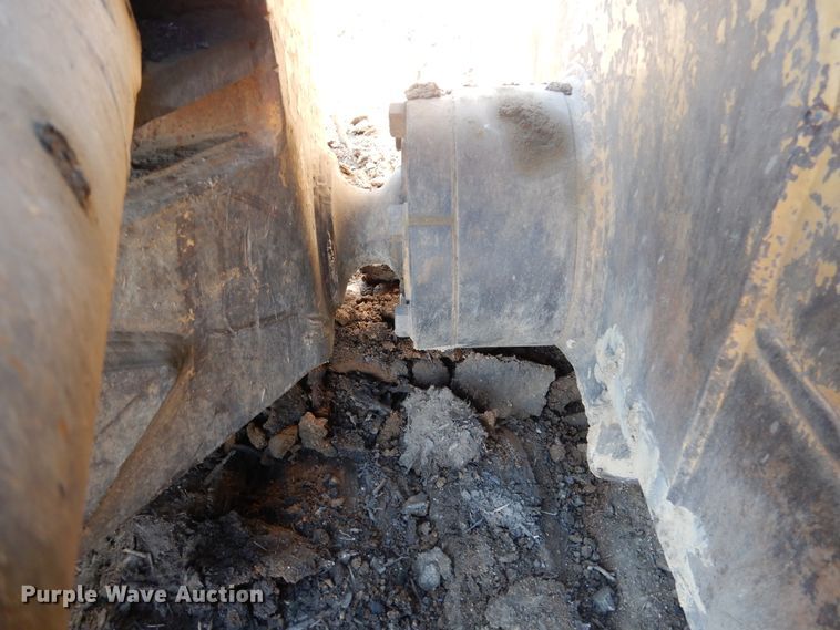 image for item AF9933 2004 Caterpillar D6R XW  Series II crawler dozer