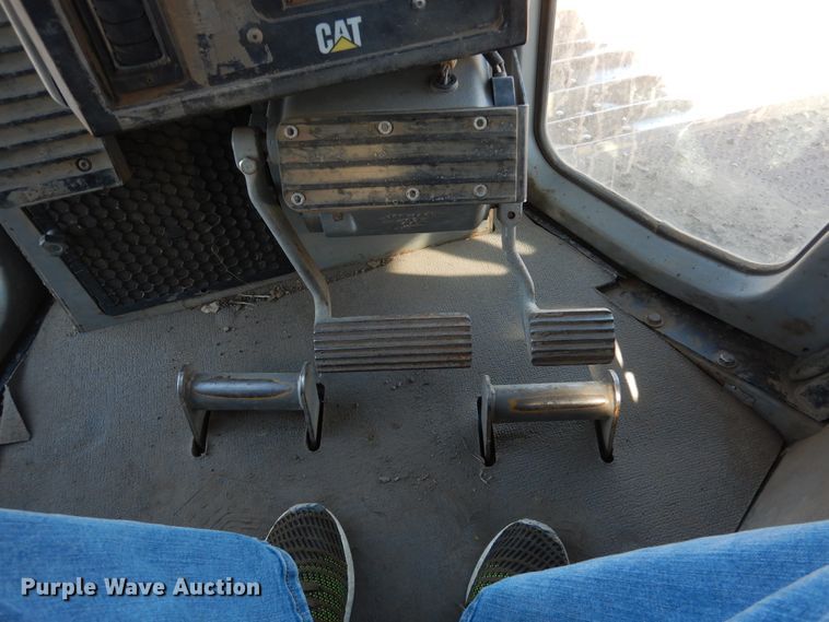 image for item AF9933 2004 Caterpillar D6R XW  Series II crawler dozer