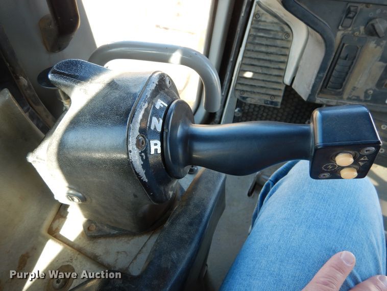 image for item AF9933 2004 Caterpillar D6R XW  Series II crawler dozer