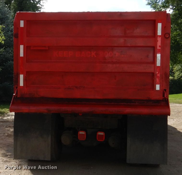image for item AF9979 2006 International 7500  dump truck