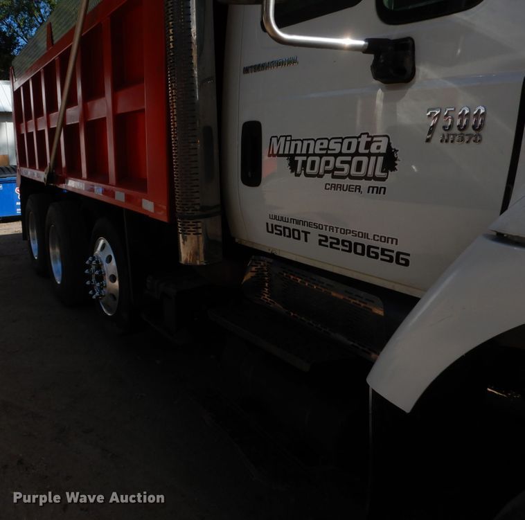 image for item AF9979 2006 International 7500  dump truck