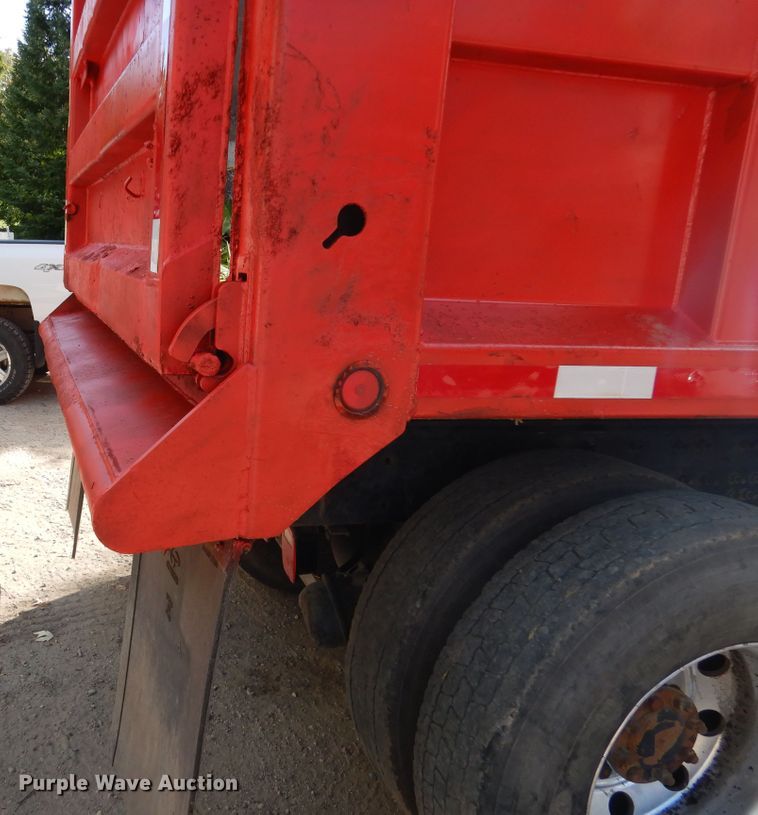 image for item AF9979 2006 International 7500  dump truck